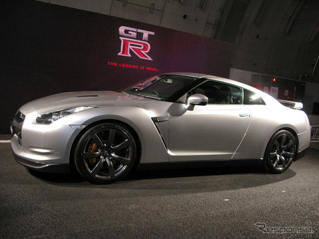 【写真蔵】日産 GT-R × 首都高 山手トンネル