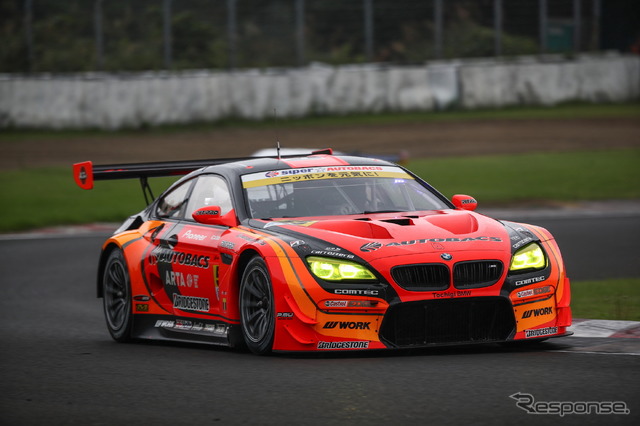 GT300クラス予選23位の#55 BMW。