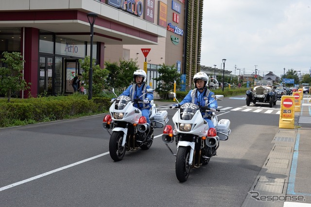 秋の全国交通安全運動出発式 クラシックカーパレード 埼玉アリオ鷲宮