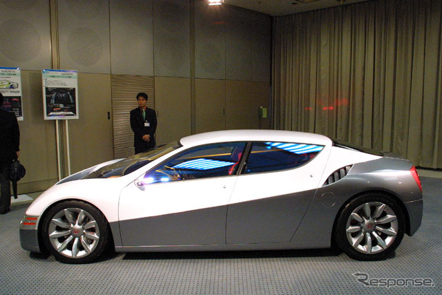 【東京ショー2001出品車】RX-8を意識した!? ホンダの4シータースポーツ『DUALNOTE』