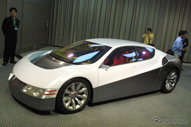【東京ショー2001出品車】インテリアも2つの価値の融合を目指したホンダ『DUALNOTE』