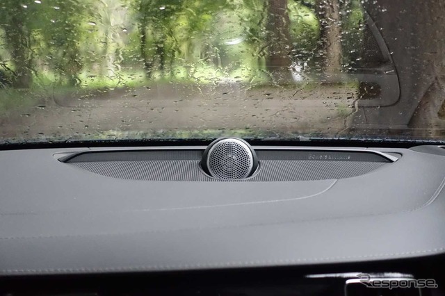 ボルボ V60 新型(T5 インスクリプション)
