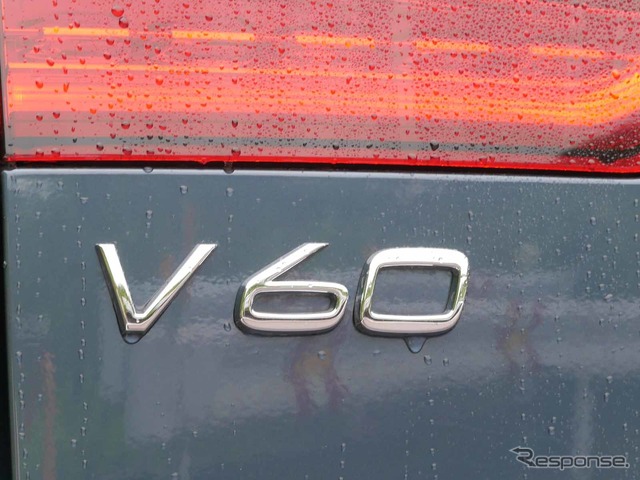 ボルボ V60 新型(T5 インスクリプション)