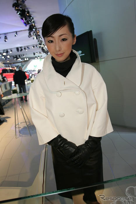 【東京モーターショー07】コンパニオン写真蔵…ジャガー その4