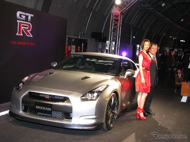 【写真蔵】米倉涼子 × GT-R × 首都高 山手トンネル