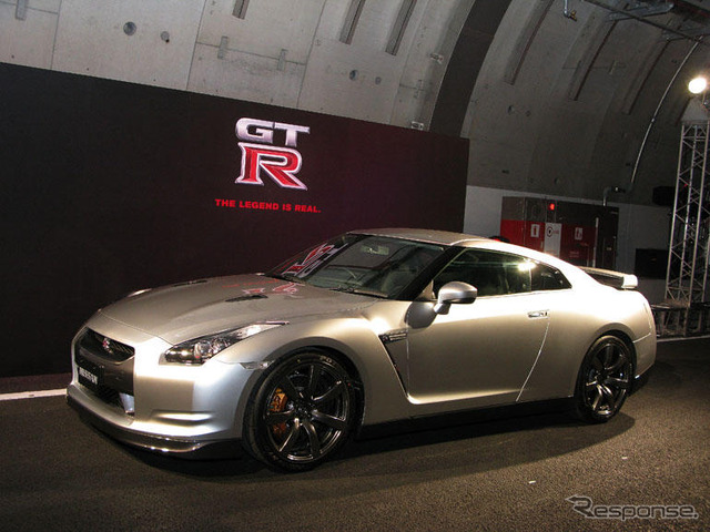 【写真蔵】米倉涼子 × GT-R × 首都高 山手トンネル