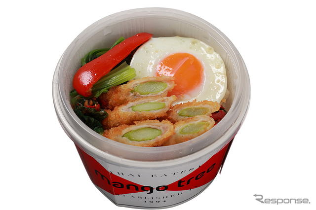 アスパラ肉巻き丼(マンゴツリーキッチン“ガパオ” )