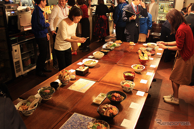 関係者試食会（東京駅、9月26日）