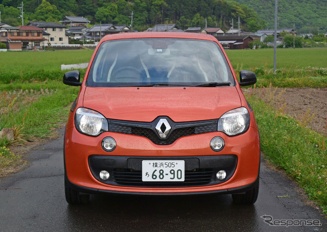 ルノートゥインゴGT。兵庫-岡山県境付近にて。