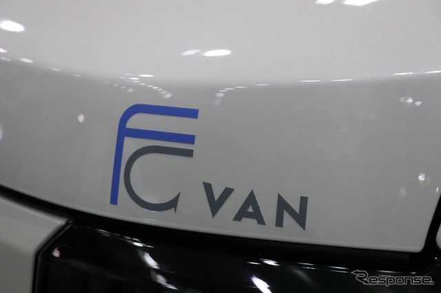 FC-VAN。フィッシングキャンパーの略。Cの文字は釣り針の形状に。