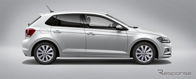 VW ポロ TSIハイライン(ホワイトシルバーメタリック)