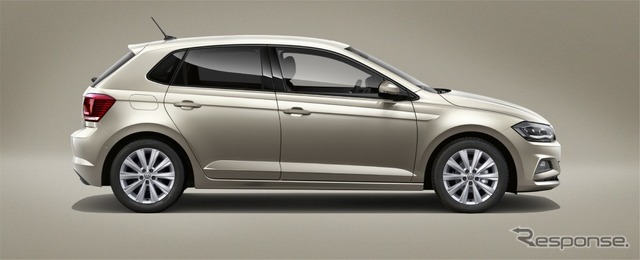 VW ポロ TSIハイライン(アイボリーシルバーメタリック)