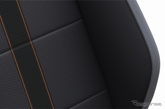 VW ポロ TSIハイライン シート(チタンブラック/エナジェティックオレンジ)