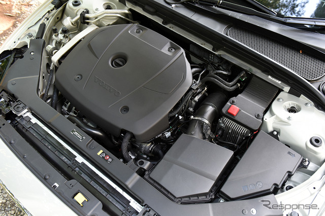 ボルボ V60 新型(T5 インスクリプション)