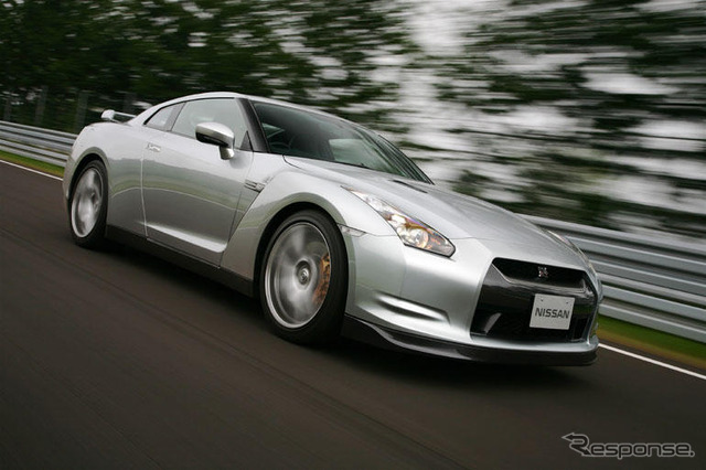日産 GT-R 開発者、鈴木ドライバー裏話…NISMOフェスティバル