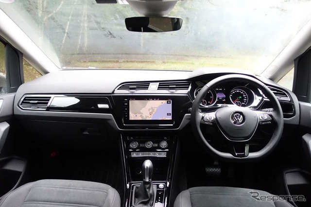 VW トゥーラン 新型(TDIハイライン)
