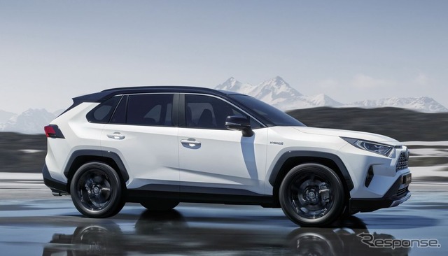 トヨタRAV4ハイブリッド新型