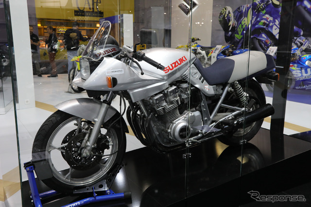 スズキ GSX1100S カタナ 旧モデル(パリモーターショー2018)