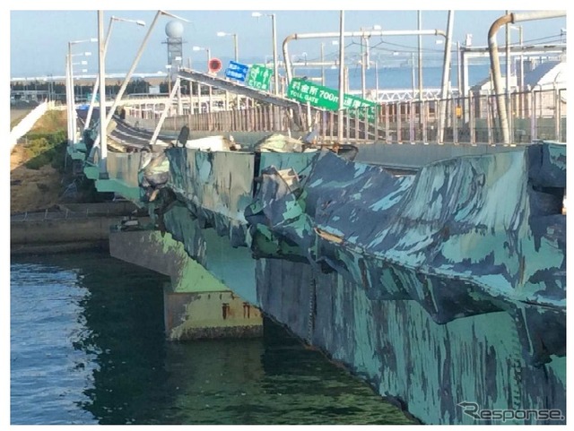 タンカーが衝突して壊れた関西国際空港連絡橋