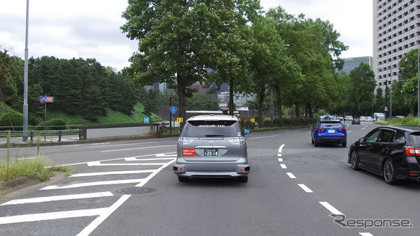 自動運転タクシーの公道サービス実証