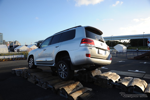 トヨタ・ランドクルーザー200(オフロード同乗試乗体験、東京モーターフェス2018)