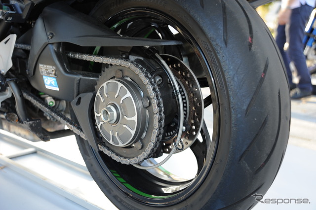 カワサキNinja H2 SX SE(東京モーターフェス2018、セーフティ&エコ展示)
