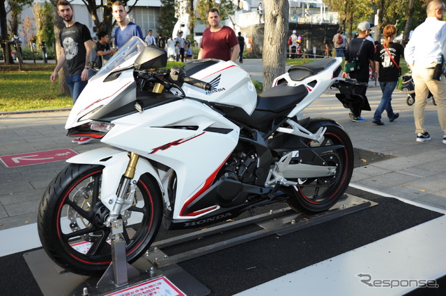ホンダCBR250RR〈ABS〉(東京モーターフェス2018、セーフティ&エコ展示)