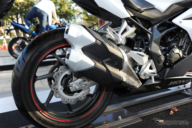 ホンダCBR250RR〈ABS〉(東京モーターフェス2018、セーフティ&エコ展示)