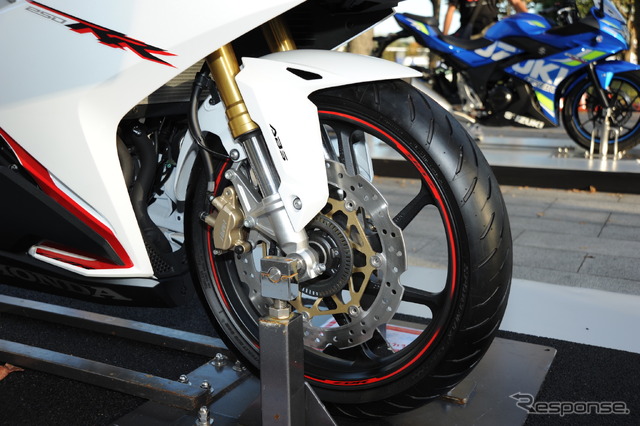 ホンダCBR250RR〈ABS〉(東京モーターフェス2018、セーフティ&エコ展示)