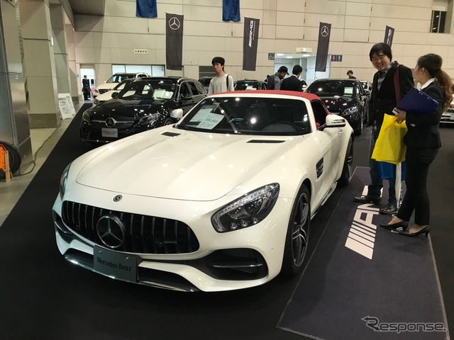 AMG GT Cロードスターはメルセデスベンツのコーナーの最前列に。