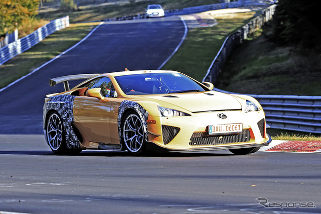 レクサス LFA をベースとしたプロトタイプがニュルブルクリンクを走行(スクープ写真)