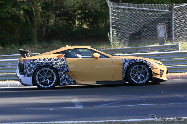 レクサス LFA をベースとしたプロトタイプがニュルブルクリンクを走行(スクープ写真)