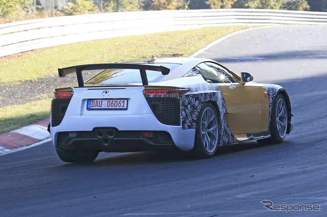 レクサス LFA をベースとしたプロトタイプがニュルブルクリンクを走行(スクープ写真)