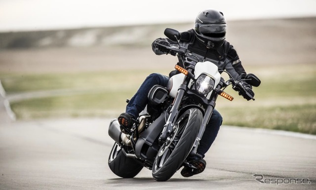 FREE ER RIDE in OSAKAで試乗できる「FXDR 114」