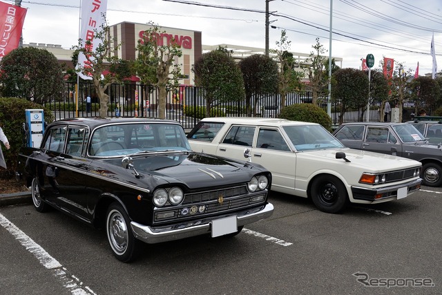 日産 セドリック カスタム（左）、同バン（右）