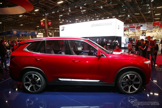 ビンファストLUX SA2.0 SUV(パリモーターショー2018)
