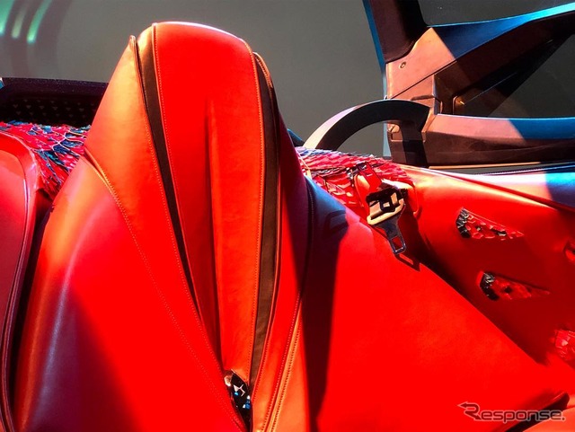 DS の X E-Tense(パリモーターショー2018)