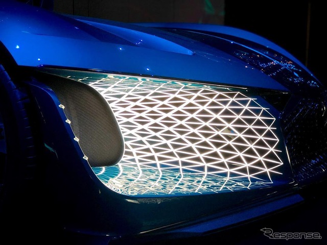 DS の X E-Tense(パリモーターショー2018)