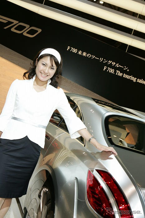 【東京モーターショー07】コンパニオン写真蔵…メルセデスベンツ その4、光ってる