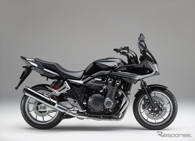 ホンダ CB1300 スーパーボルドール（ダークネスブラックメタリック）