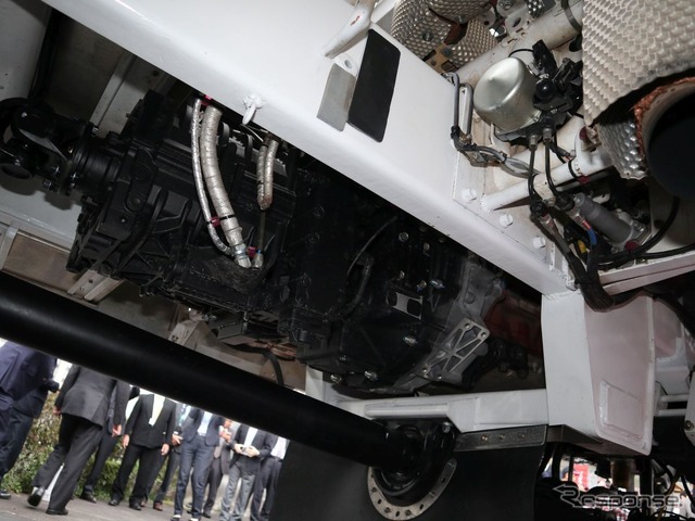 2号車エンジン：下から撮影