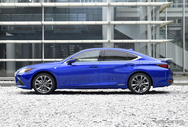 レクサス ES 新型(ES300h F SPORT)
