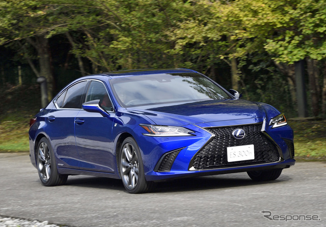 レクサス ES 新型(ES300h F SPORT)
