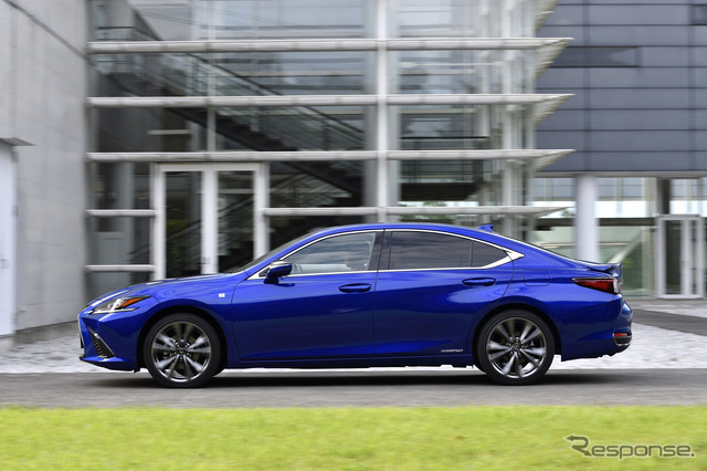 レクサス ES 新型(ES300h F SPORT)