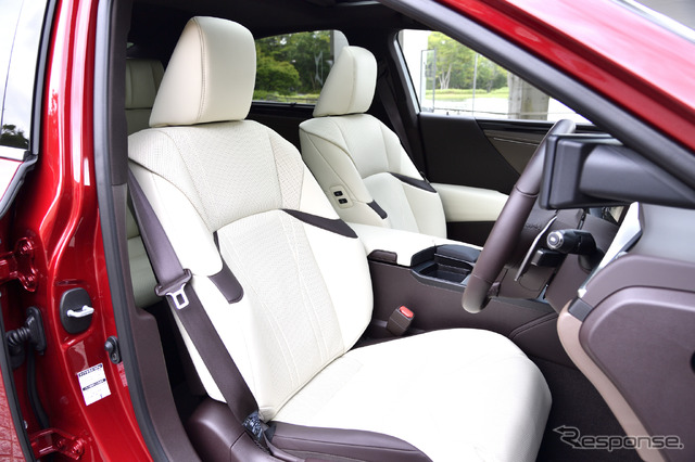 レクサス ES 新型(ES300h)