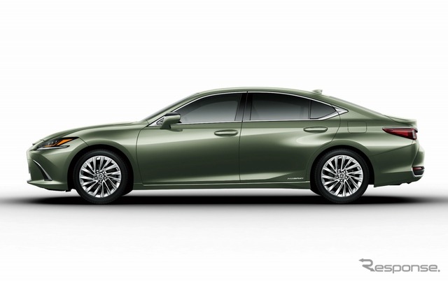 レクサス ES300h バージョンL(サンライトグリーンマイカメタリック)
