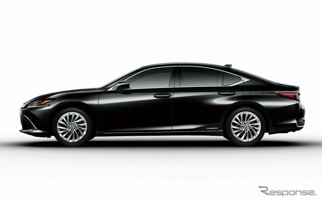 レクサス ES300h バージョンL(ブラック)