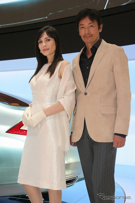 【東京モーターショー07】コンパニオン写真蔵…日産 その3