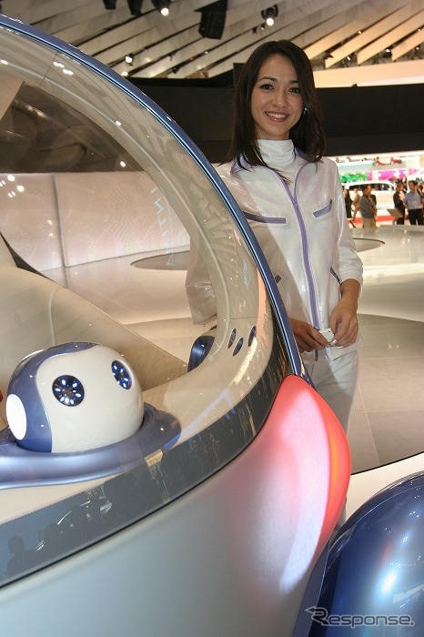 【東京モーターショー07】コンパニオン写真蔵…日産 その3