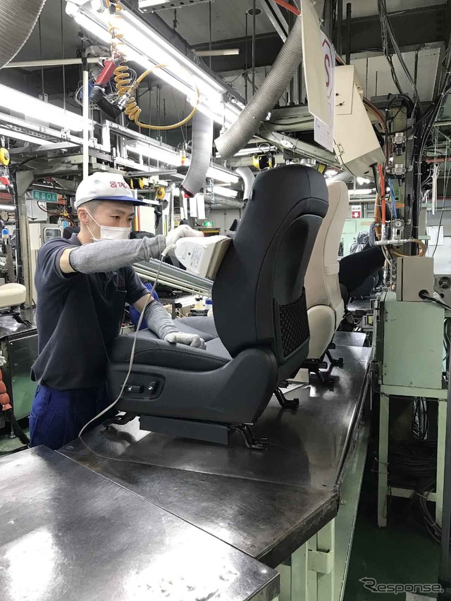 シート専門メーカー、タチエスのシート作りに密着。工場を取材した